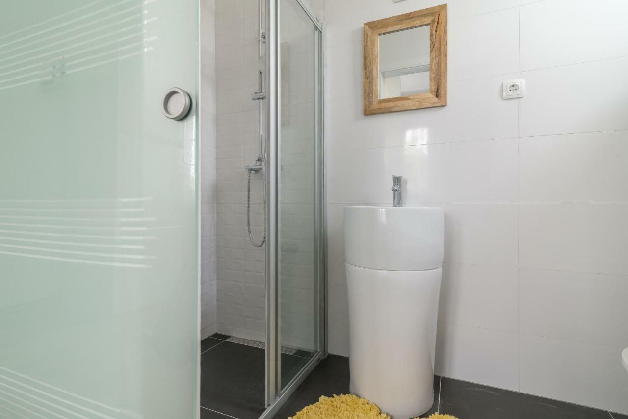 S&I Peaceful Holiday Home With Pool & Jacuzzi Galovac  Extérieur photo